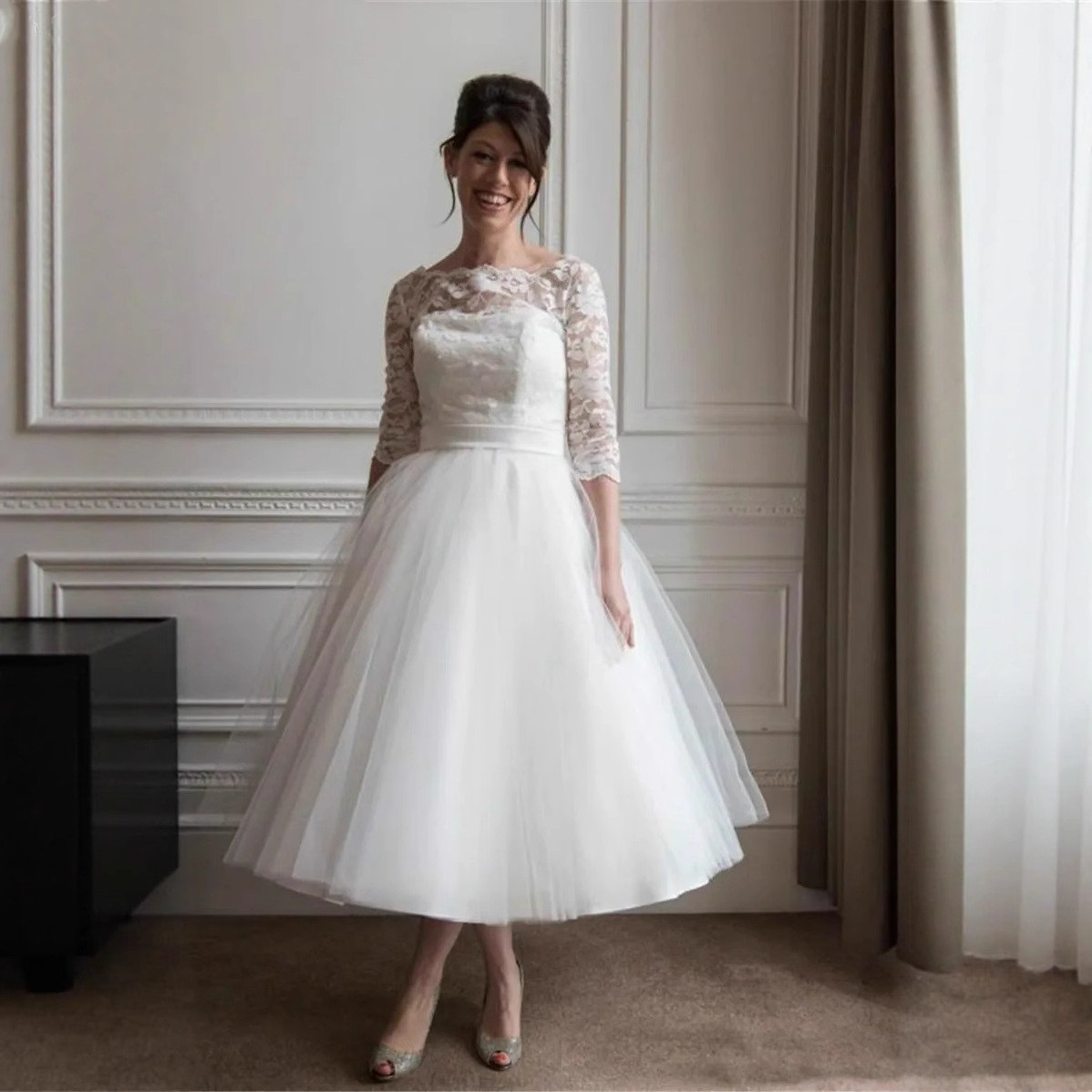 長袖 白 黒 レース ウェディングドレス シンプル 韓国風 花嫁 パーティー 演奏会 二次会 前撮り HL412