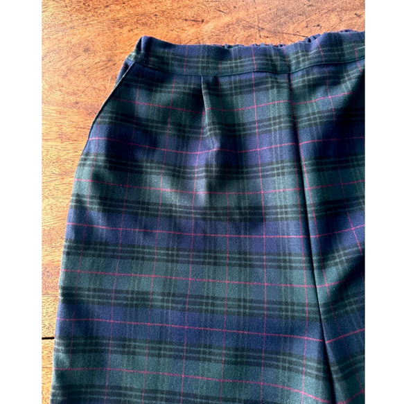 RATA❤️選擇你的褲長❤️超保暖隔熱❤️修身顯瘦褲，收腰設計❤️高品質彈性布料❤️BE格子圖案 第13張的照片