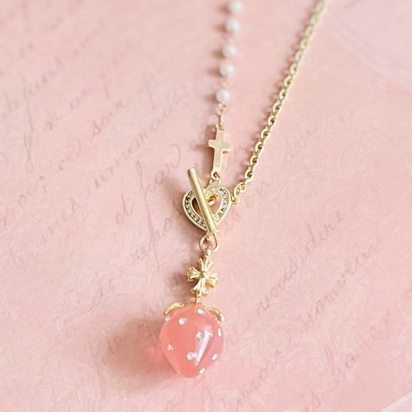 【限定♡】いちご＆十字架のペンダント・ハート 2枚目の画像