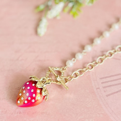 【限定♡】大粒いちご＆大粒パールのペンダント・ハート 2枚目の画像