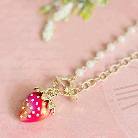 【限定♡】大粒いちご＆大粒パールのペンダント・ハート 2枚目の画像