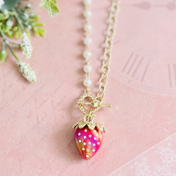 【限定♡】大粒いちご＆大粒パールのペンダント・ハート 1枚目の画像