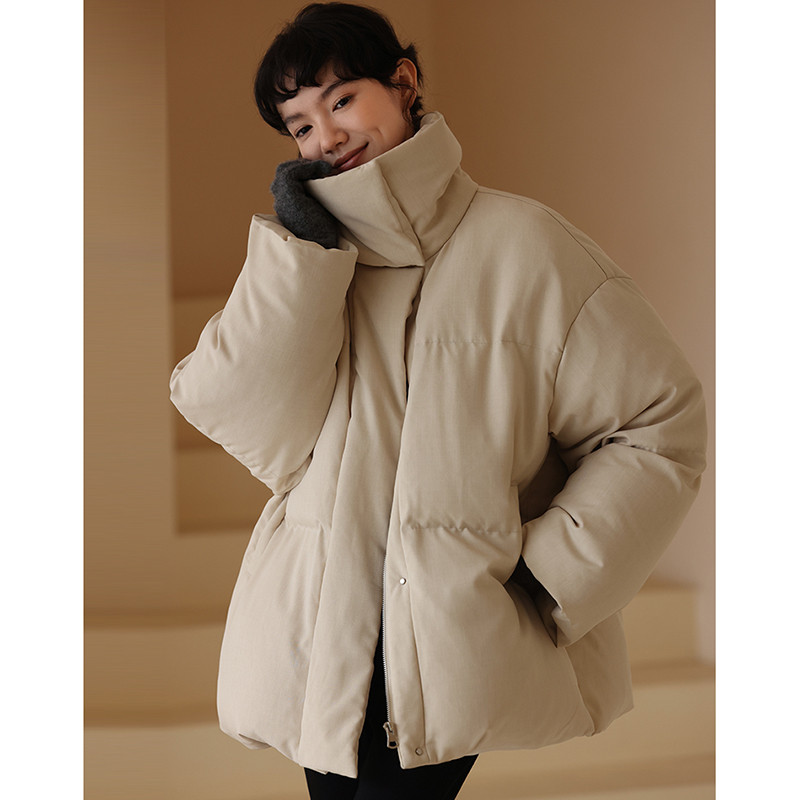 高充填ダウンが羽布団のような包み込む温もりを実現する、防风ロングダウンコート。#849