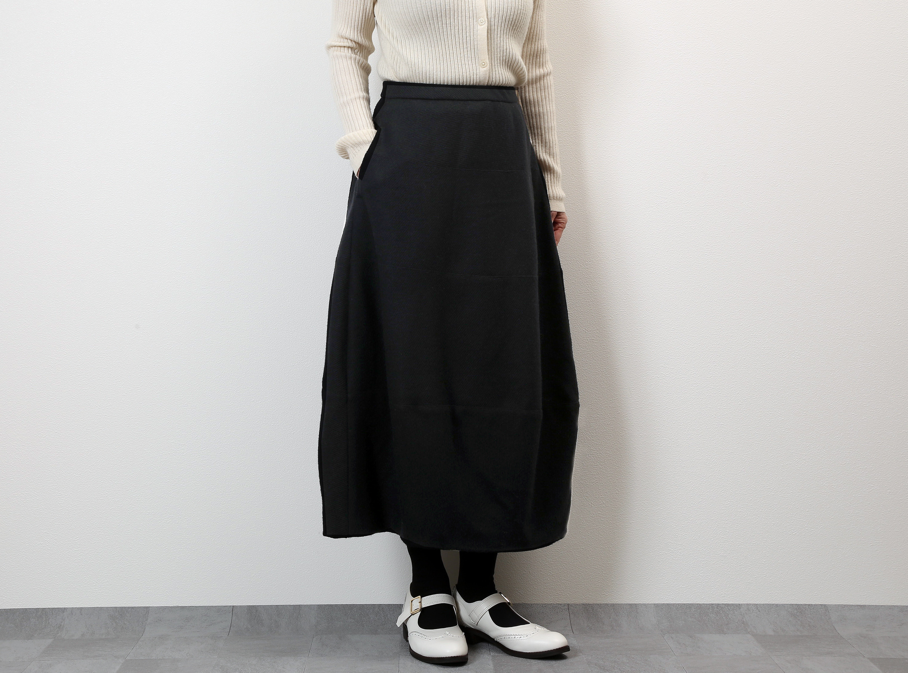 #523  4段切替バルーンスカート(ウール黒)