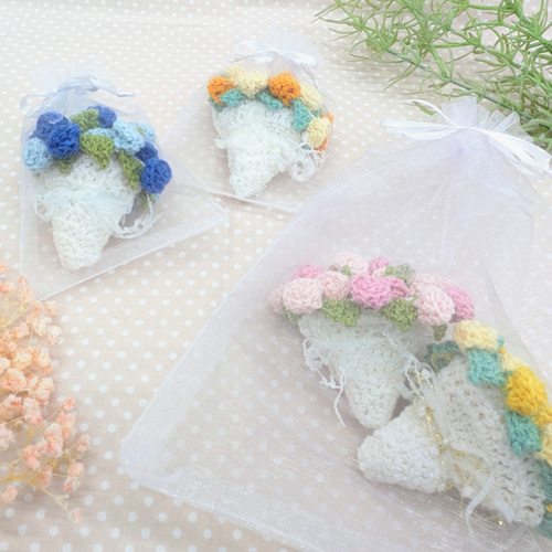 ムラサキ〉花束になるバラのコースター かぎ針編み 編み物 プレゼント