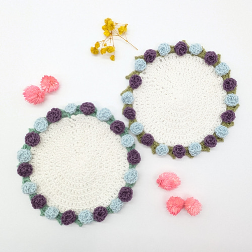 ムラサキ〉花束になるバラのコースター かぎ針編み 編み物 プレゼント