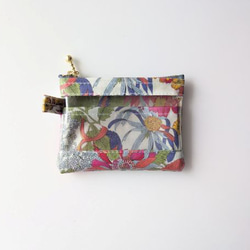 仕切り付きxxs-3（カードサイズ）　リバティラミ　アンジェリカガーラ　クリアポーチ　♡大胆な大花 1枚目の画像