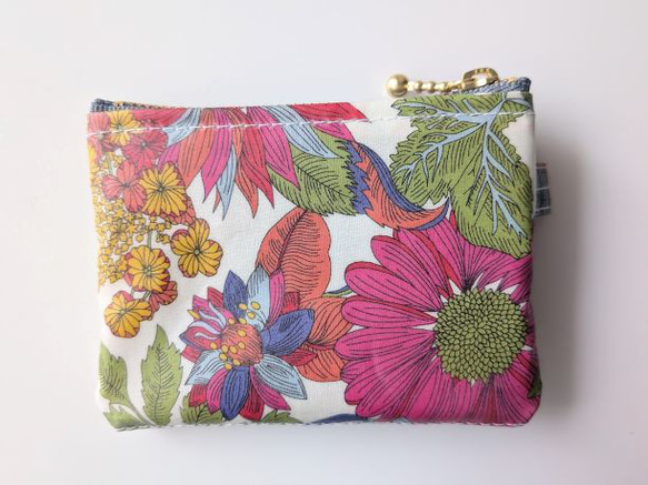 仕切り付きxxs-3（カードサイズ）　リバティラミ　アンジェリカガーラ　クリアポーチ　♡大胆な大花 3枚目の画像