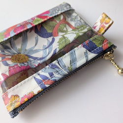 仕切り付きxxs-3（カードサイズ）　リバティラミ　アンジェリカガーラ　クリアポーチ　♡大胆な大花 5枚目の画像