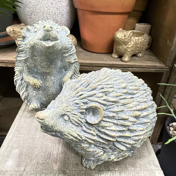 アンティーク風 ハリネズミオブジェ  セメント製 ほっこり可愛いインテリア雑貨 1枚目の画像