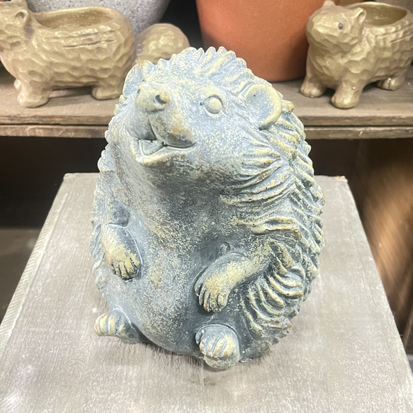 アンティーク風 ハリネズミオブジェ  セメント製 ほっこり可愛いインテリア雑貨 2枚目の画像