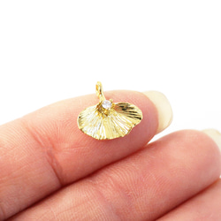 ejp919【2個入り】ストーン付きイチョウチャーム 約13mm｜真鍮製・日本製・低金属アレルギー対応 4枚目の画像