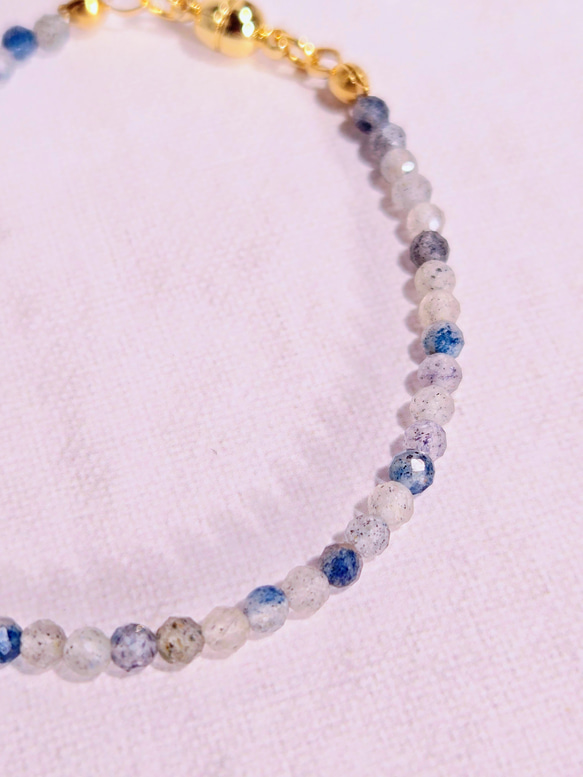 14kgf・デュモルツェライトインクオーツの細身ブレスレット　＼不器用さんでも安心、ストレスゼロのワンタッチ装着！／ 4枚目の画像