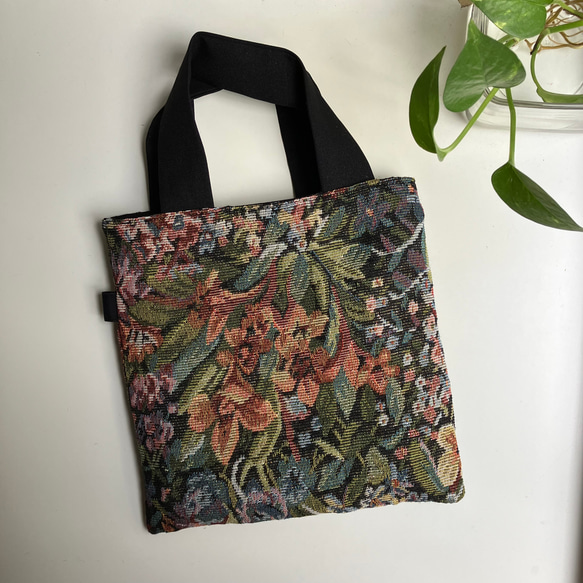 ゴブラン調ミニトートバッグdark flowers 2枚目の画像