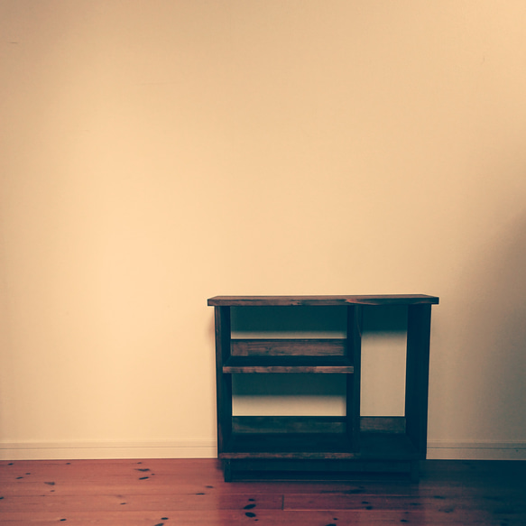 レトロ調なブックシェルフ 1枚目の画像