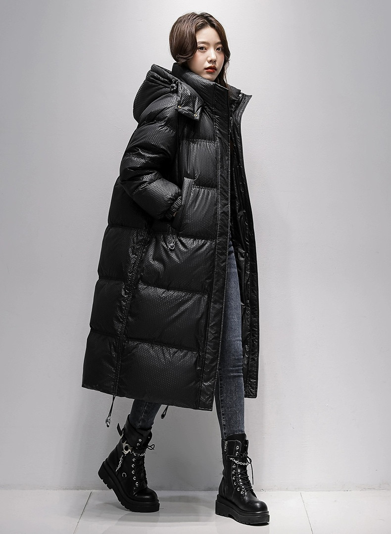 2025年ストレートホワイトカモフラ牛角ボタン ダウンジャケット女性中長期大毛襟厚手冬ファッションコート 高級感 旅行