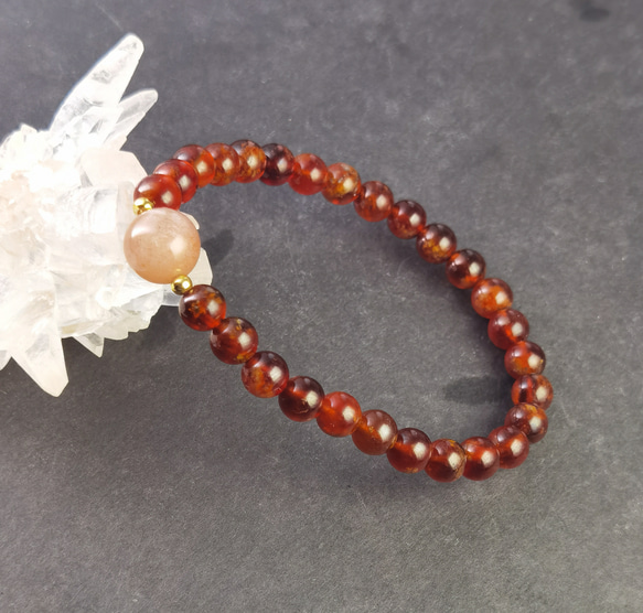 天然オレンジ赤ガーネット*金シラーサンストーン　ブレス　 3枚目の画像