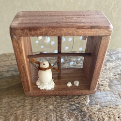 9910. bud 雪ふり窓辺　雪だるま 3枚目の画像