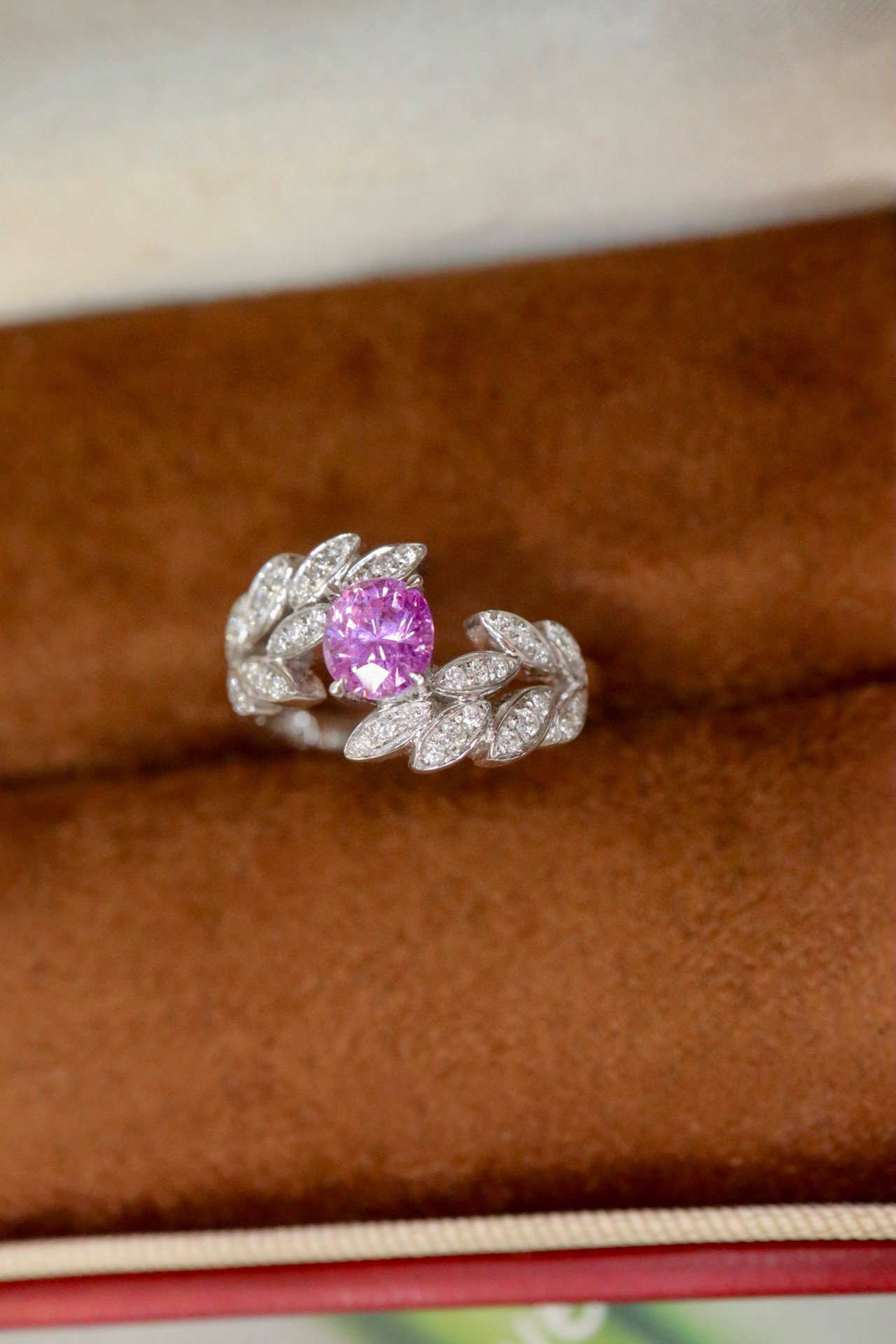 「葉」K18  天然サファイア　天然ダイヤモンド　リング　成功　誠実　慈愛　9月誕生石 高貴　1.135ct