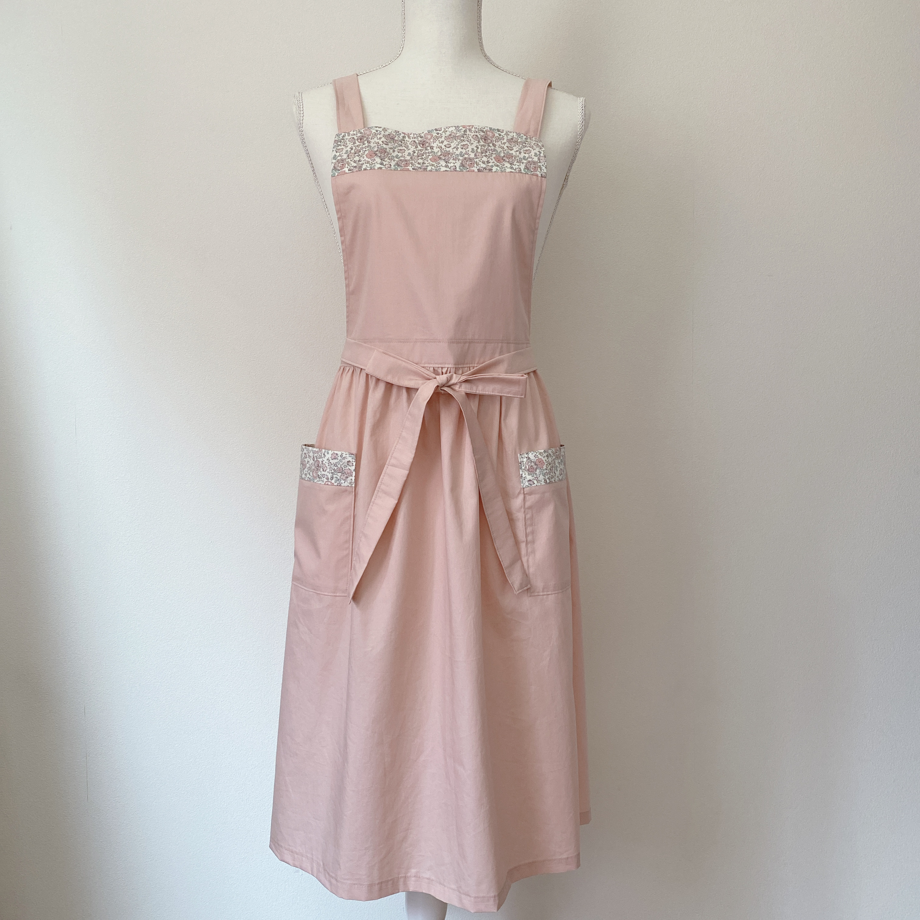 リバティ　フェリシテ　大人エプロン