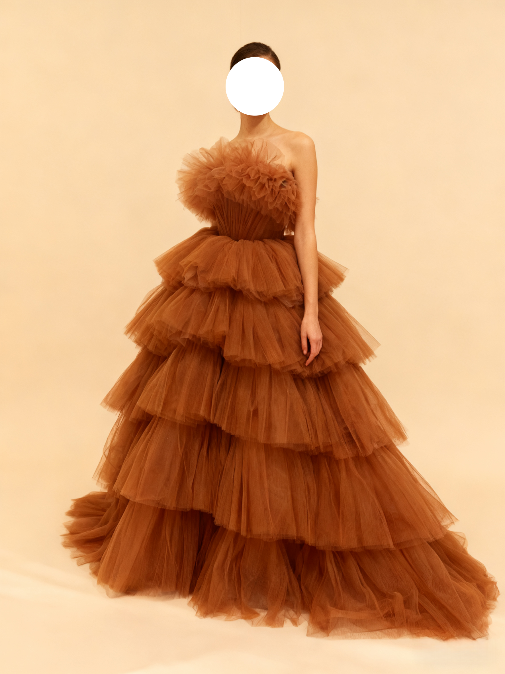 人気上昇！カラードレス オレンジ ベアトップ 柔らかく重ねたチュールスカート フレアスカート 花嫁