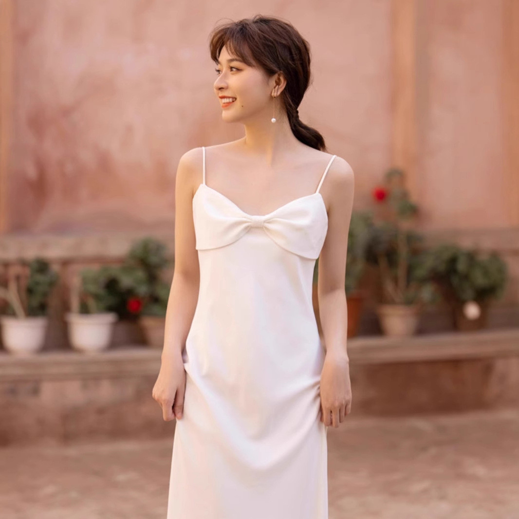 ノースリーブ 白 黒 リボン ウェディングドレス シンプル 花嫁 結婚式 パーティー 演奏会 二次会 前撮り HL453