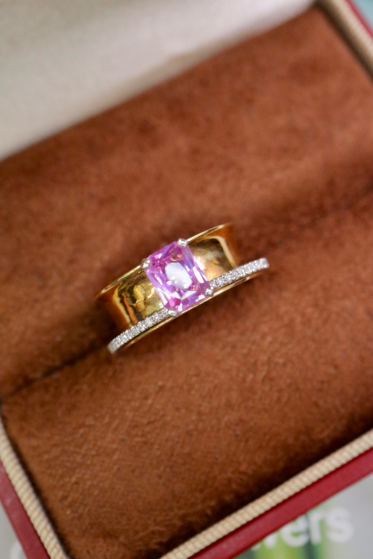 「ファッション」K18  天然サファイア　天然ダイヤモンド　リング　成功　誠実　慈愛　9月誕生石 高貴　1.08ct