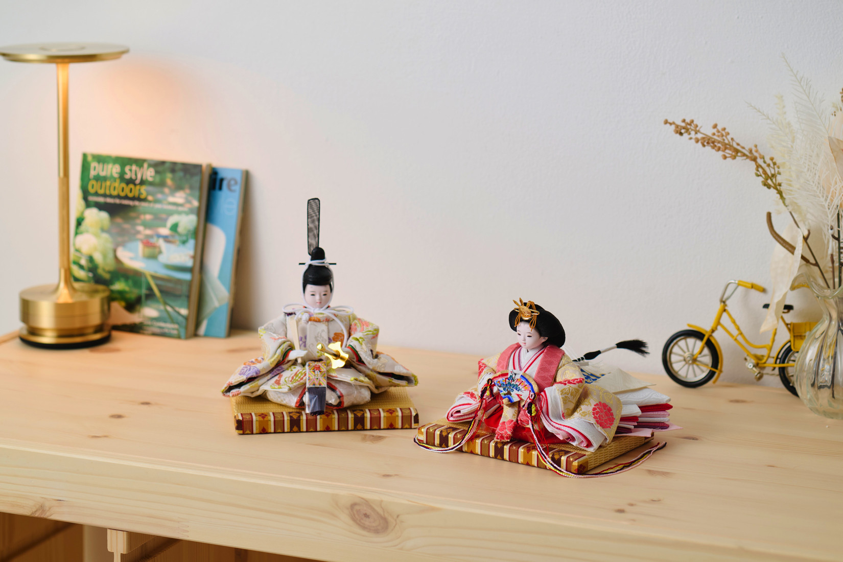 ひな人形　正絹西陣織　有職桐鳳凰紋様（白・ベージュ）