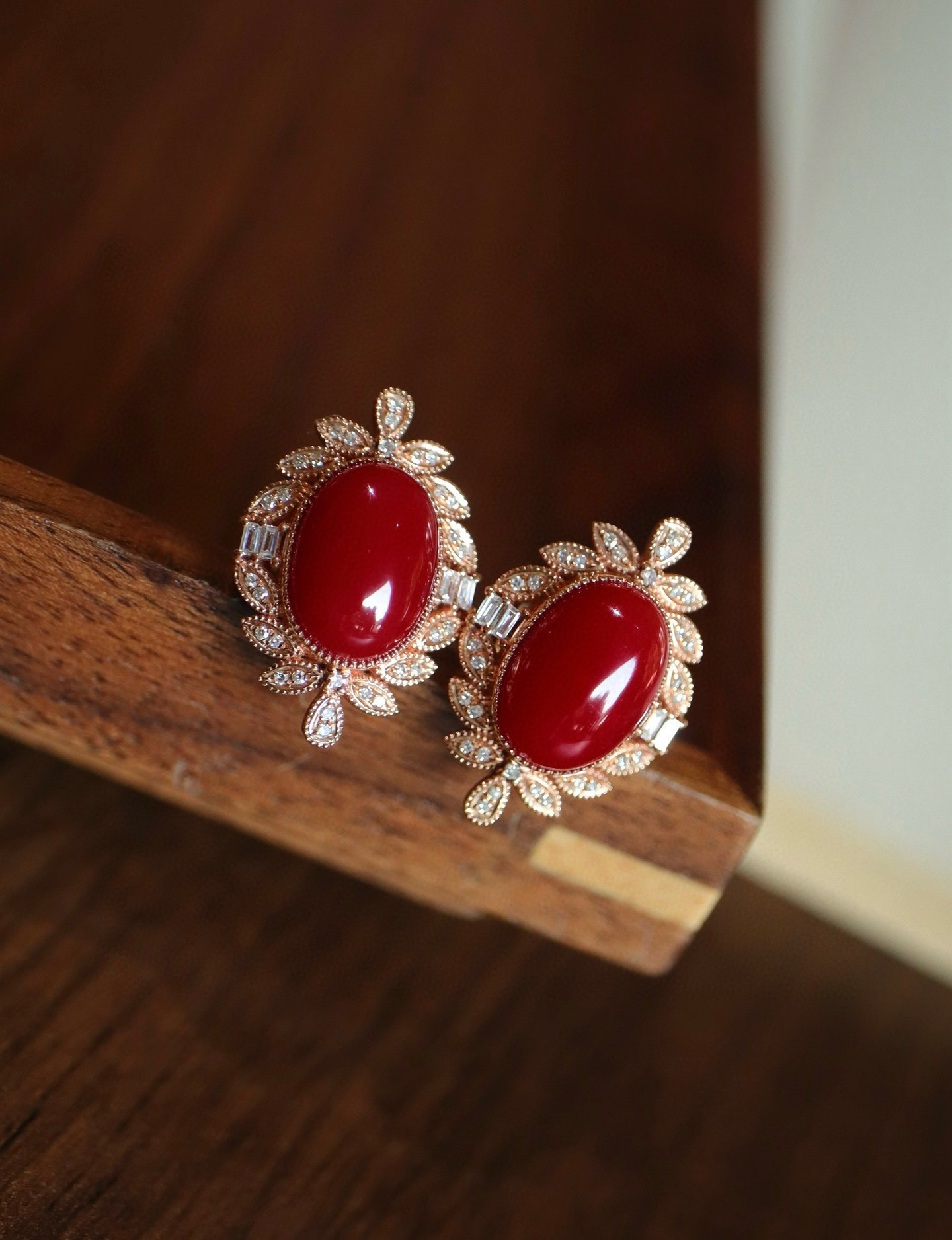 「上品」K18ピンクゴールド　天然血赤サンゴ 珊瑚 ピアス　情熱　3月誕生石　5.13g