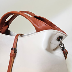 新作　日本製 人気トートバッグのマグネットベルト開閉式姫路レザーバージョン登場❗　色の組み合わせ自由♪︎　 2枚目の画像