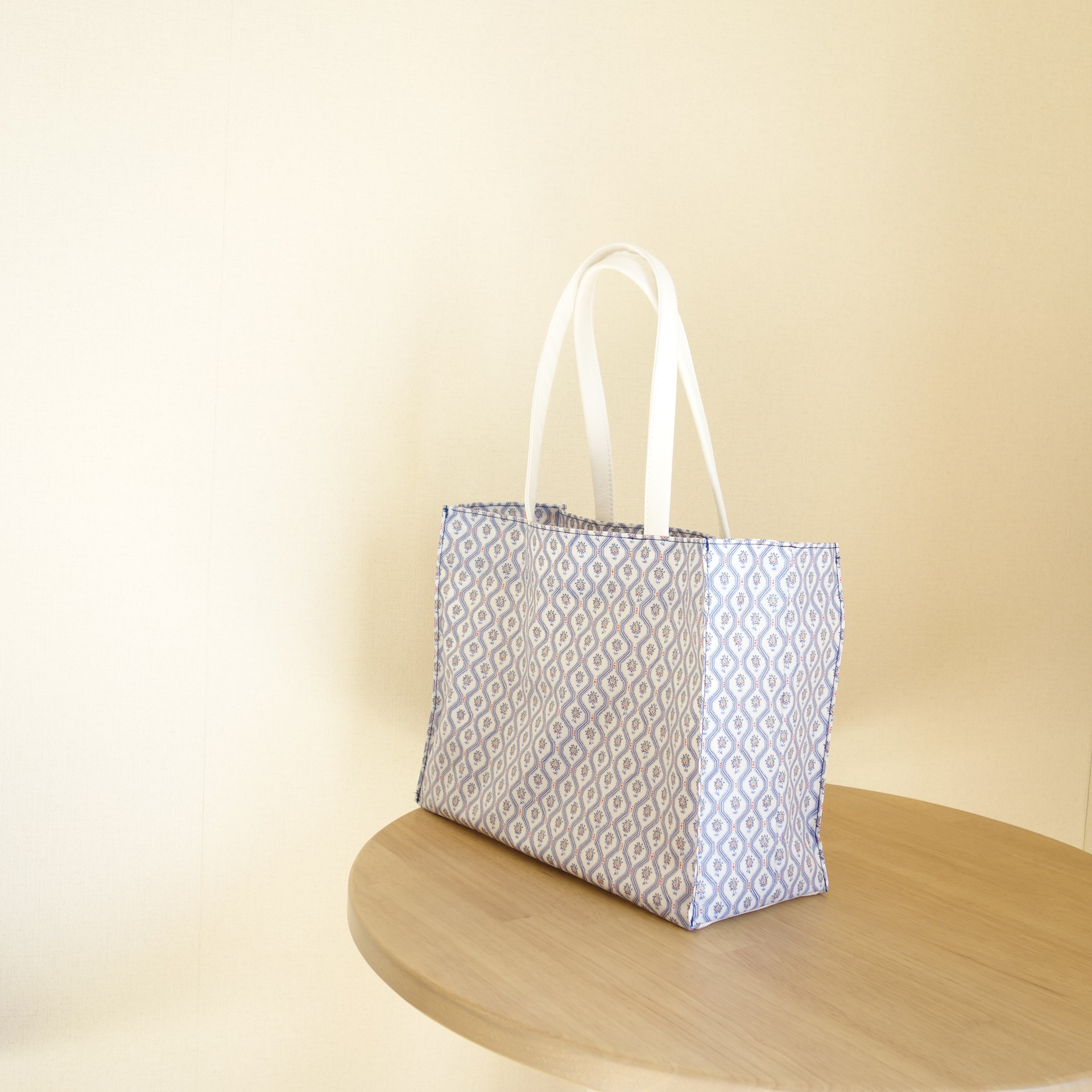 Ａ４が入る横長トートバッグ　リバティグリッサンド