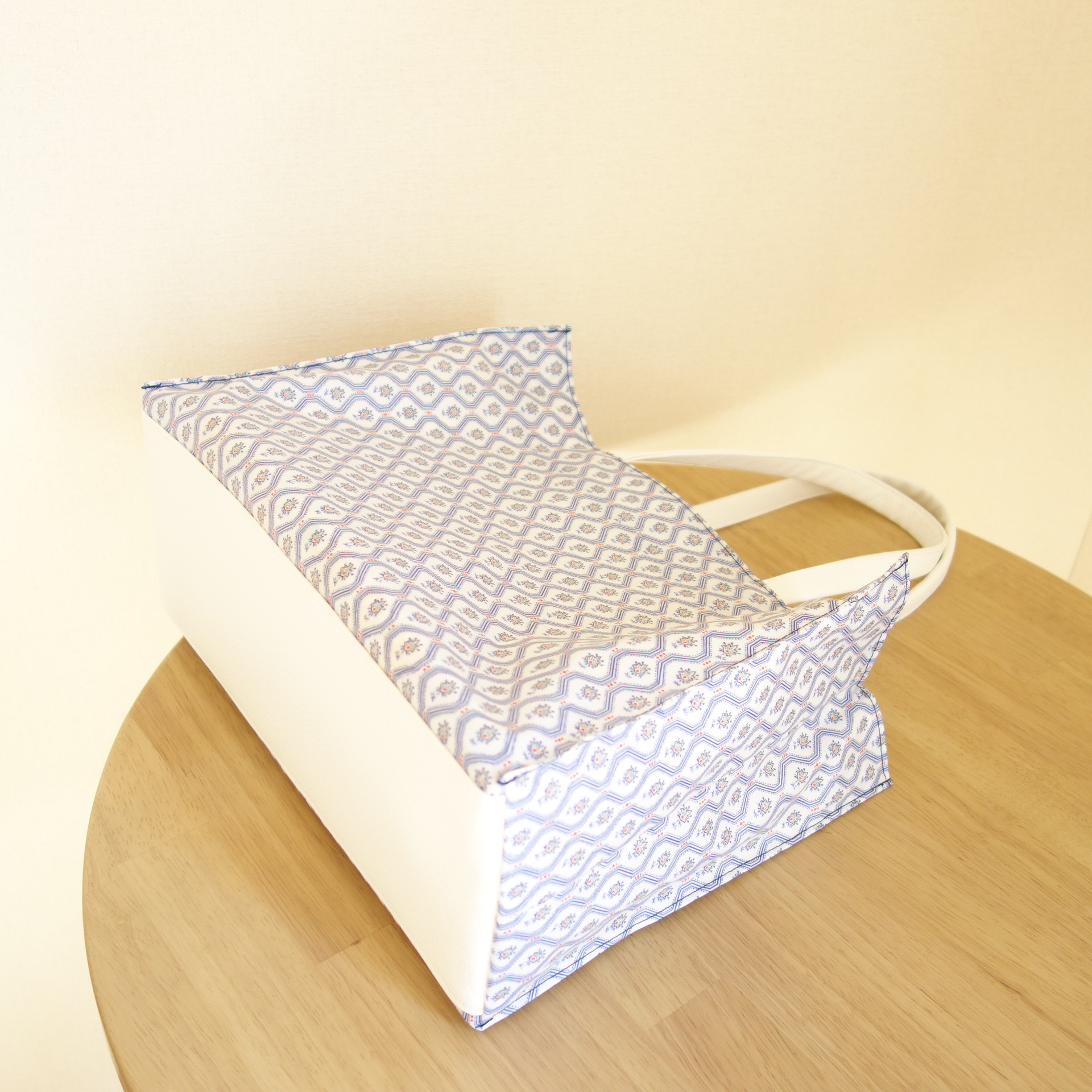 Ａ４が入る横長トートバッグ　リバティグリッサンド