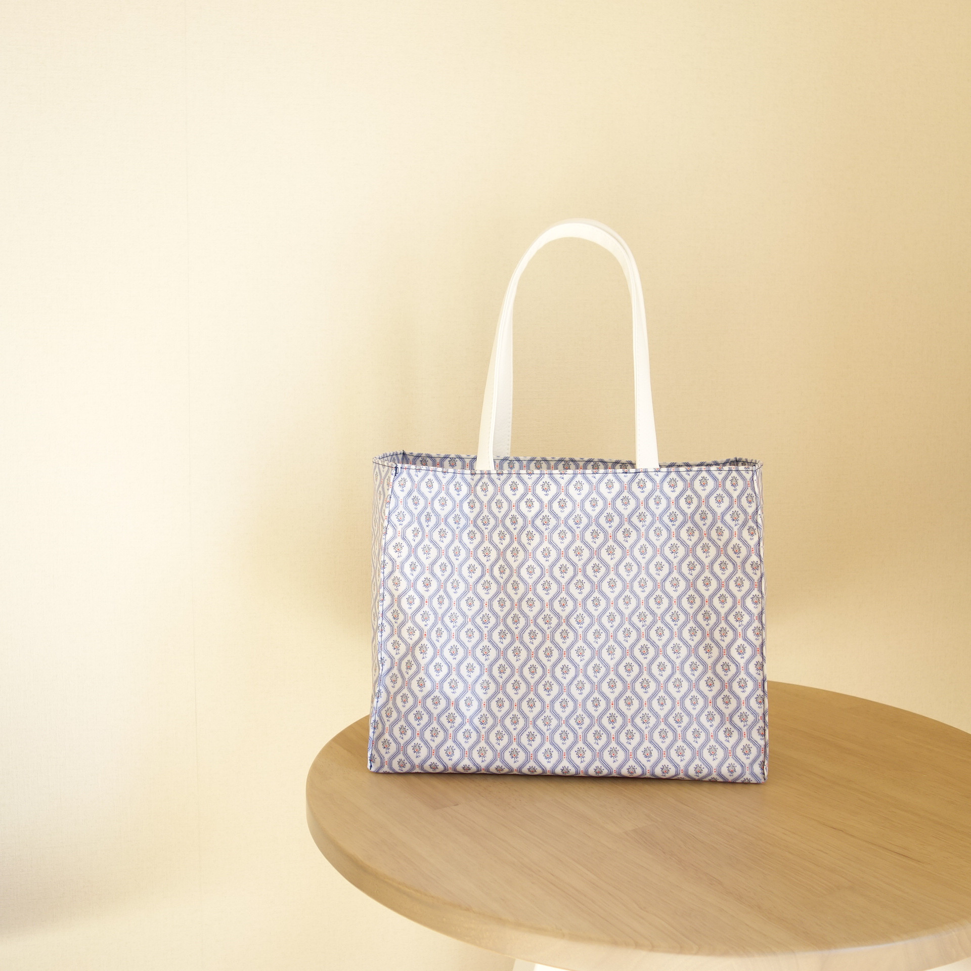 Ａ４が入る横長トートバッグ　リバティグリッサンド