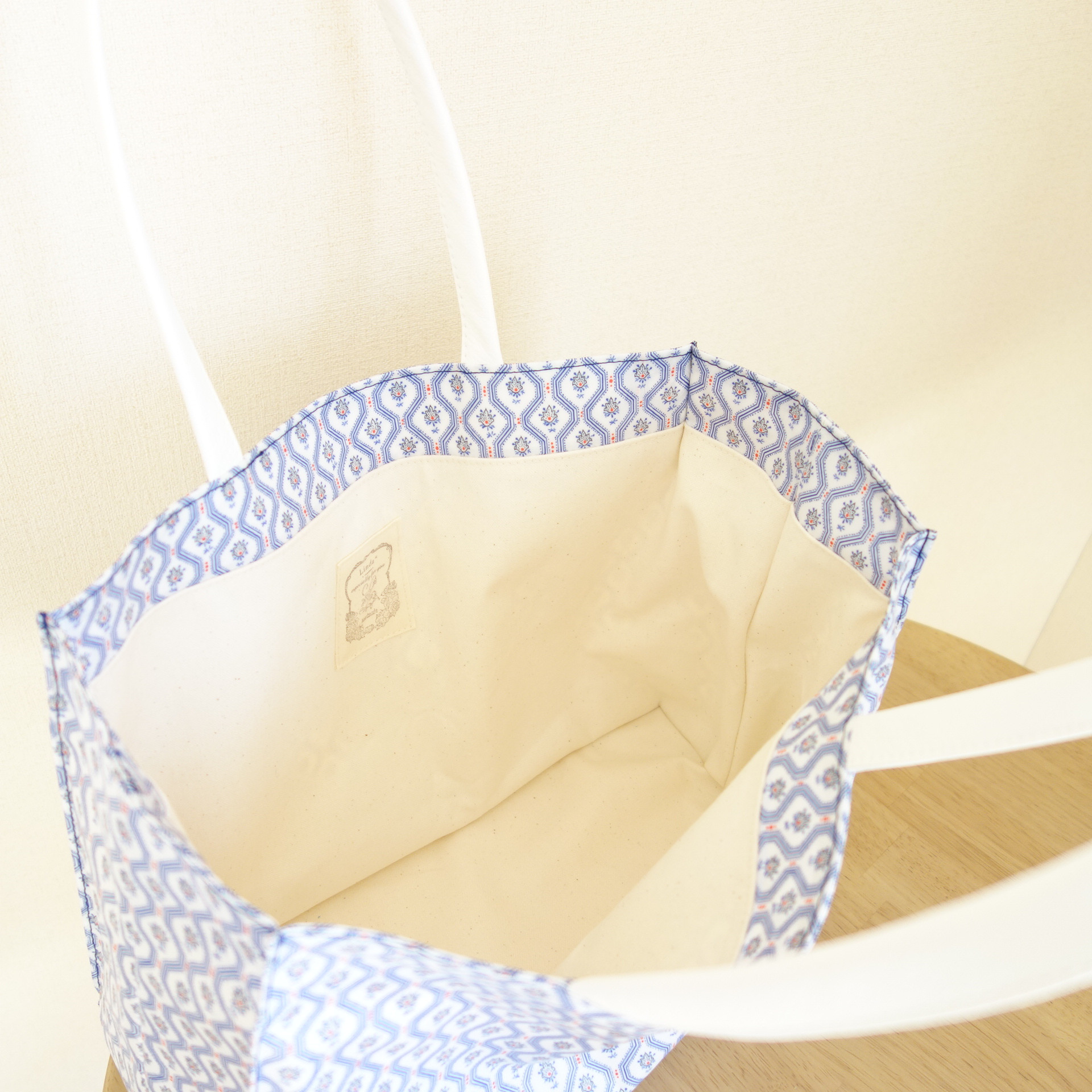 Ａ４が入る横長トートバッグ　リバティグリッサンド