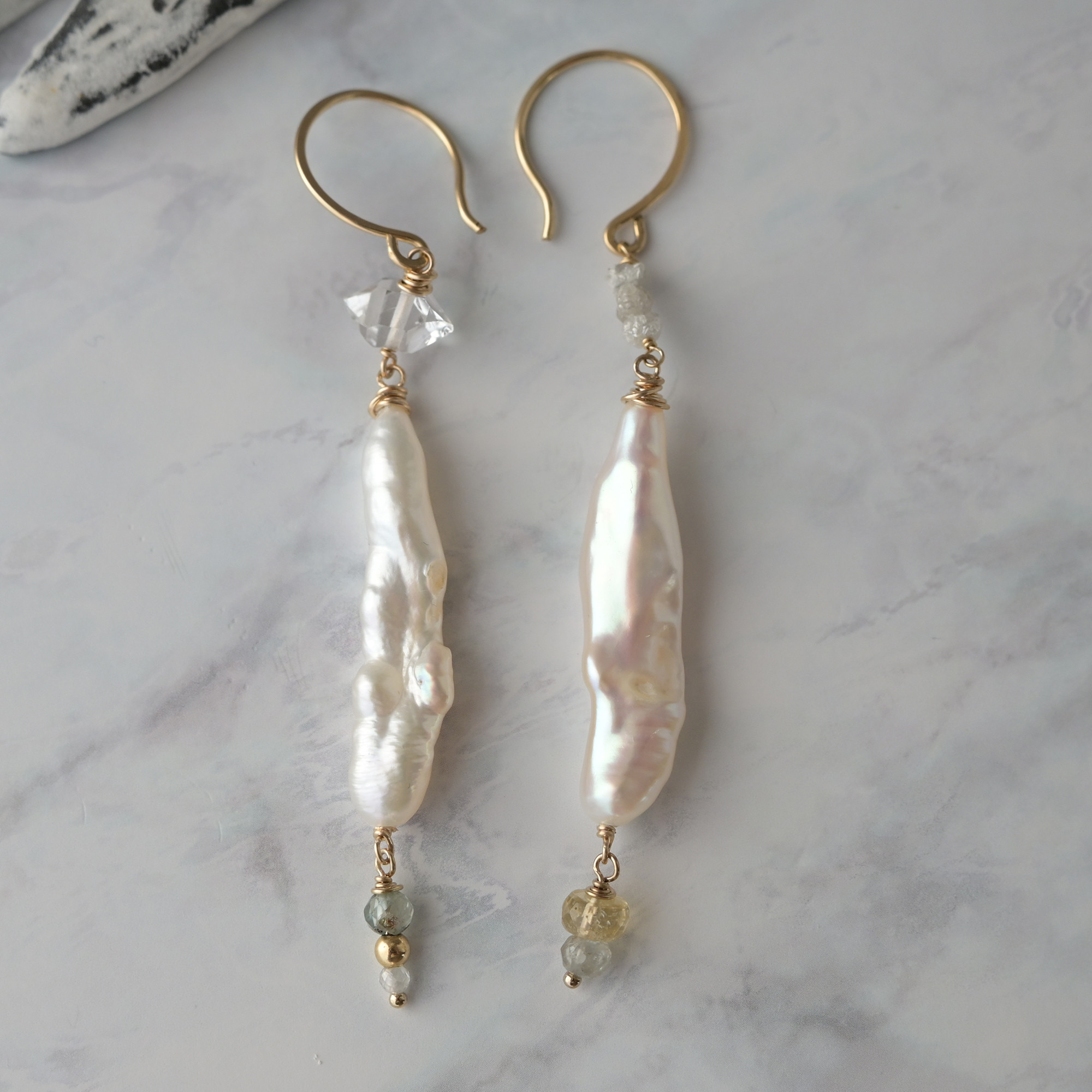 イヤリング変更可/ハーキマーダイヤとスティックパールのピアスA・14kgf・３月4月の誕生石