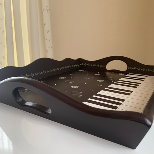 お花と音符を散りばめたピアノ鍵盤模様のトレー ピアノ雑貨 おぼん お花