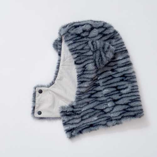 サバトラのふわもこ猫耳フーディネックウォーマー｜帽子＋マフラーの