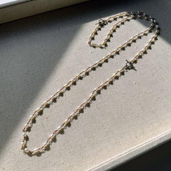 Perla parva✴︎小粒淡水パールロングネックレス✴︎ブレスレットとネックレスに分けても使える2way仕様 2枚目の画像