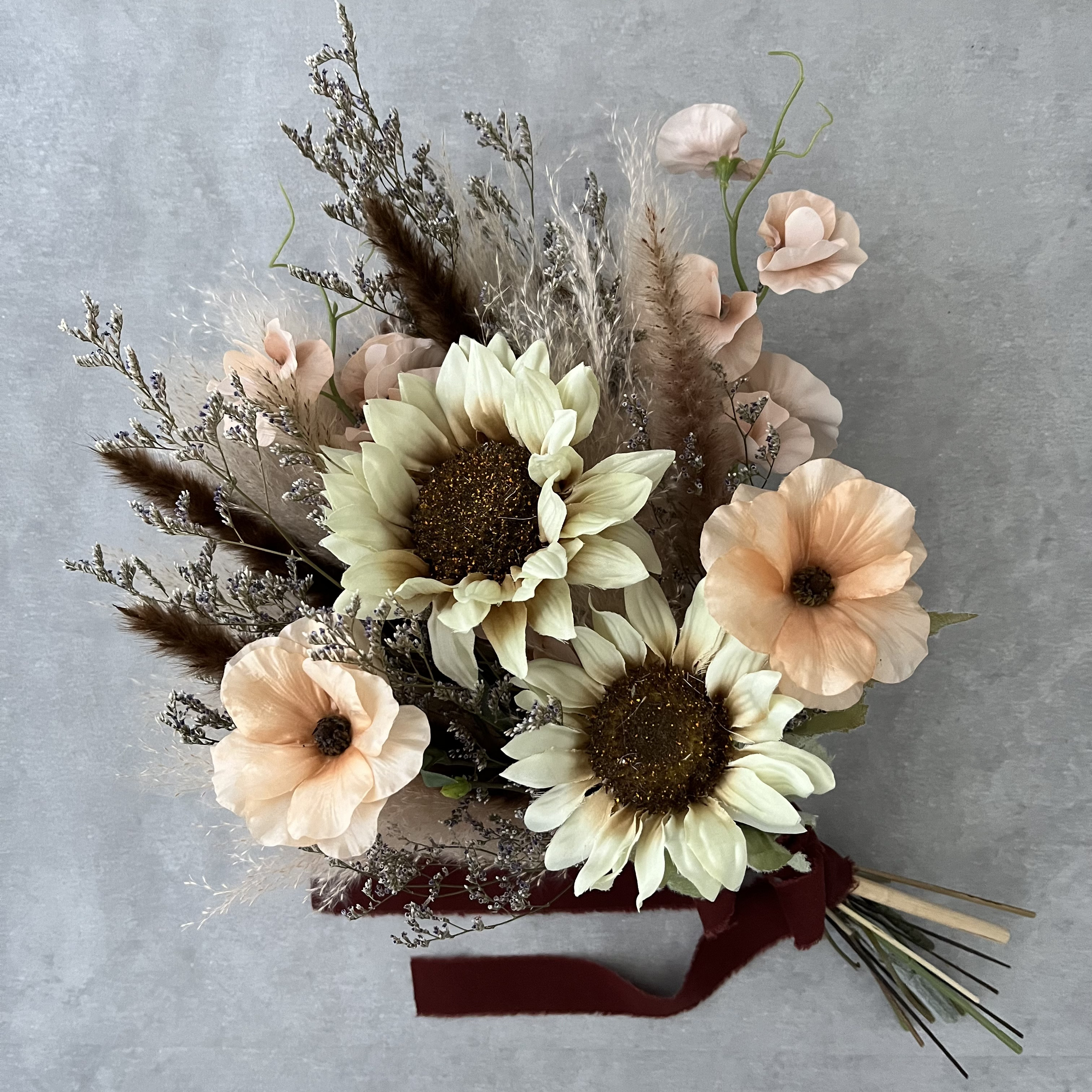 ヒマワリのオレンジブラウンブーケ