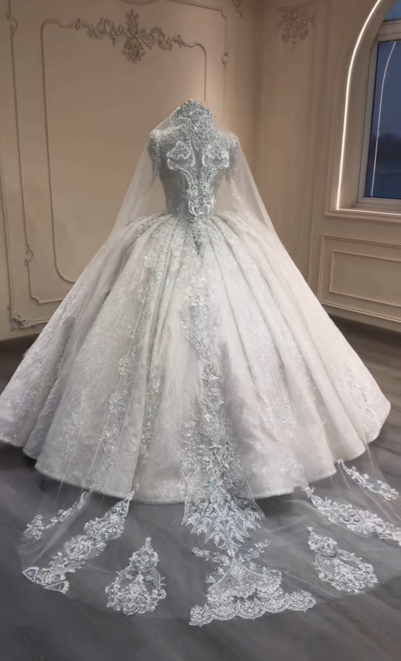 週見逃さない　シャンパン色　vネック　魅惑の刺繍　長袖　トレーンなし　高品質保証　編み上げ　パーティーフレアスカート結婚