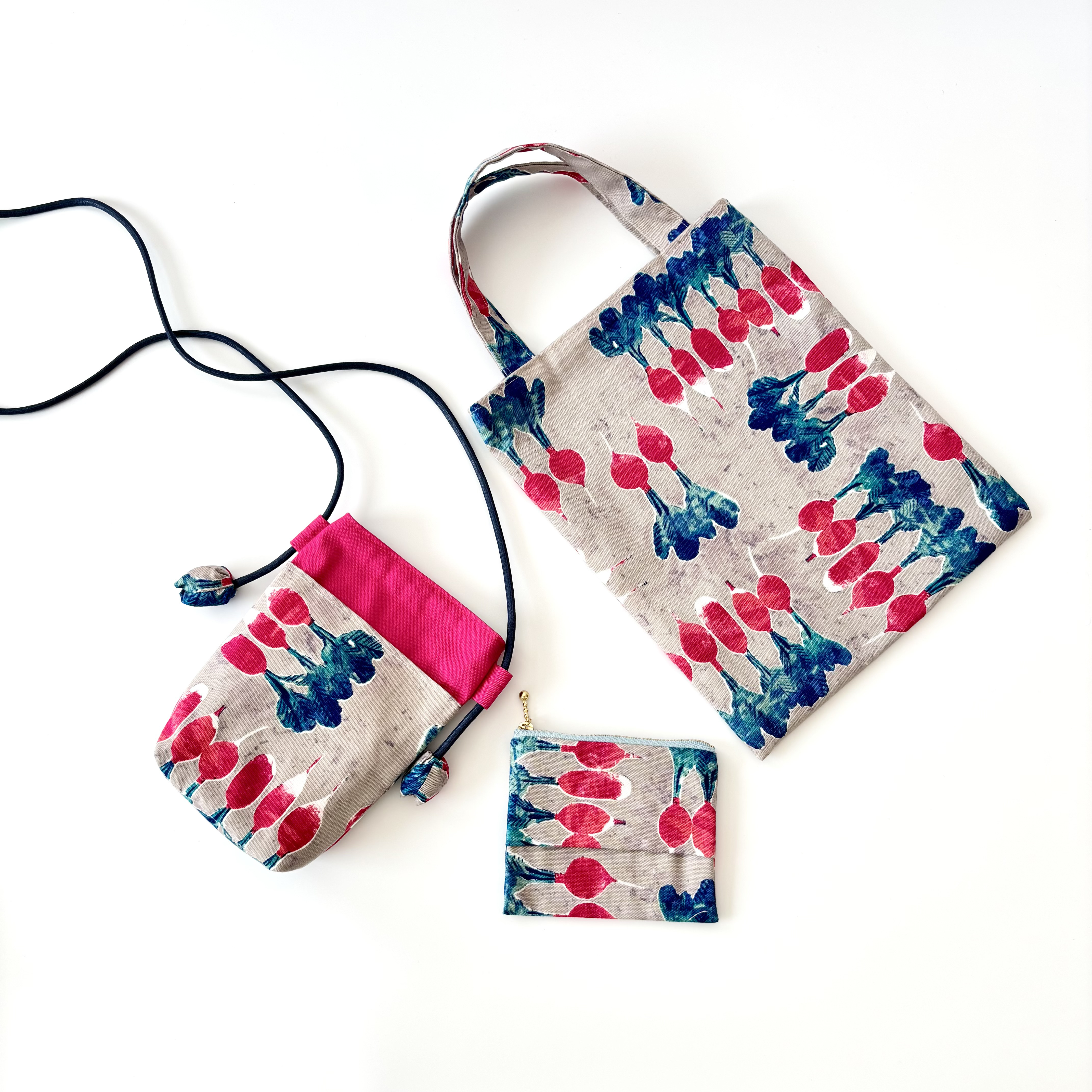 【Creema限定】ラディッシュ柄３点セット［ピンク✖️グレー］ポシェット　ミニトート　ポーチ