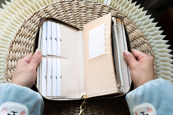 【限定価格】大容量牛革手作りファスナー長財布トラベルケース 女性財布　手染め / 総手縫い 12枚目の画像