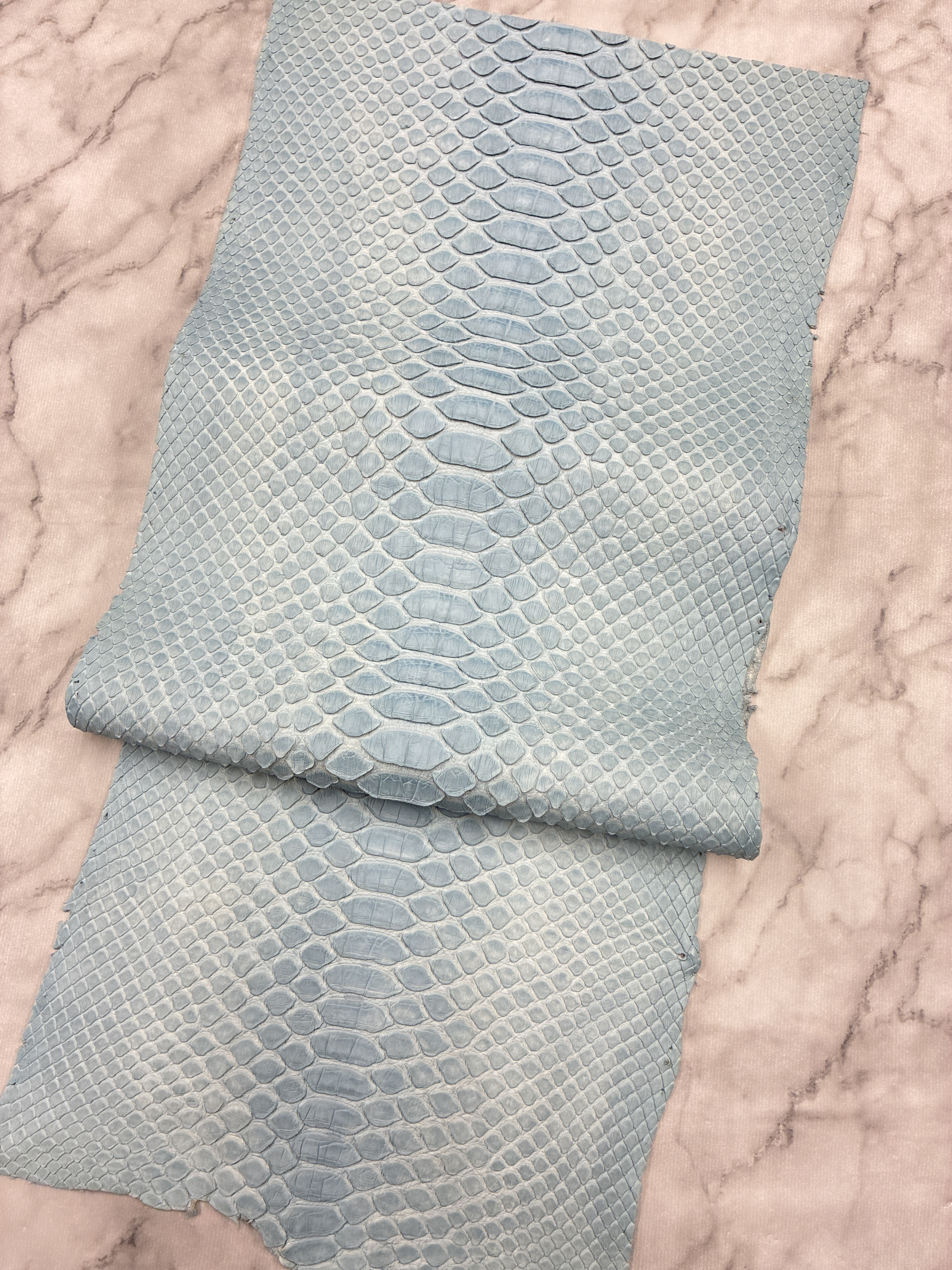 パイソン ヘビ革 スカイブルー×マット 86cm_P254