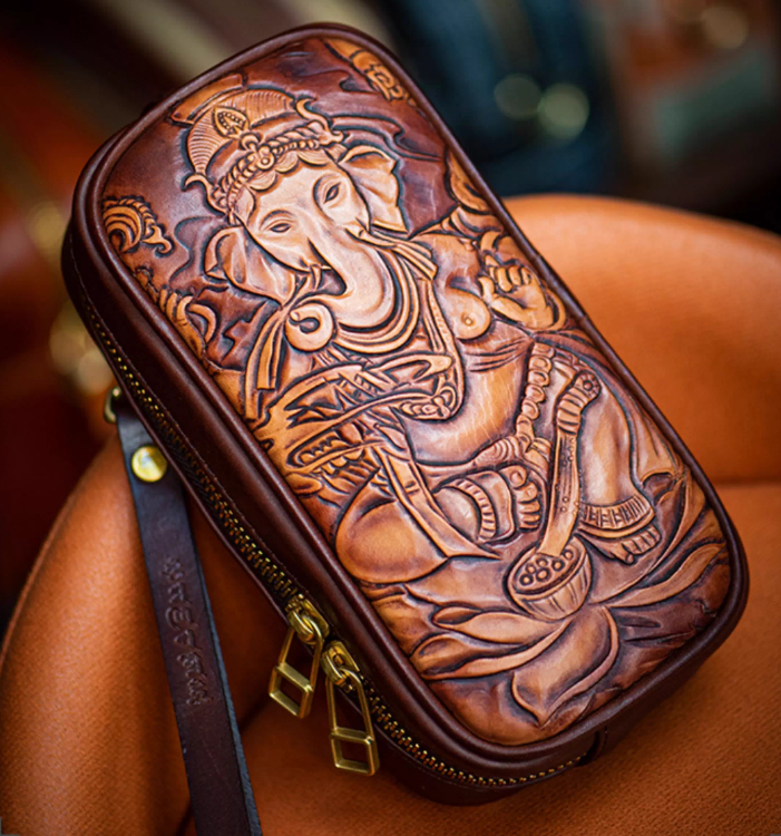 ハンドメイドのレザークラッチ/ウォレット　大容量財布　　クラッチバッグ