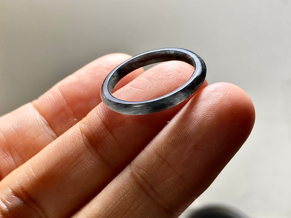 L15-01 細身 氷種 16.5号 黒翡翠 グアテマラ産 A貨 本翡翠 くりぬき リング 5枚目の画像