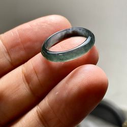 L15-02 ピンキーリング 氷種 6.0号 グアテマラ産 A貨 本翡翠 くりぬき リング 黒翡翠 4枚目の画像