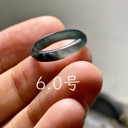 L15-02 ピンキーリング 氷種 6.0号 グアテマラ産 A貨 本翡翠 くりぬき リング 黒翡翠 1枚目の画像