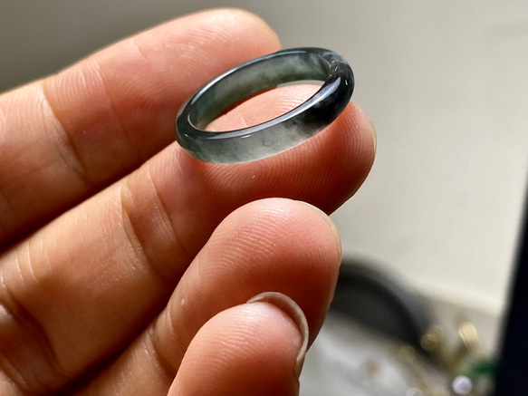 L15-02 ピンキーリング 氷種 6.0号 グアテマラ産 A貨 本翡翠 くりぬき リング 黒翡翠 9枚目の画像