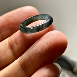 L15-02 ピンキーリング 氷種 6.0号 グアテマラ産 A貨 本翡翠 くりぬき リング 黒翡翠 5枚目の画像