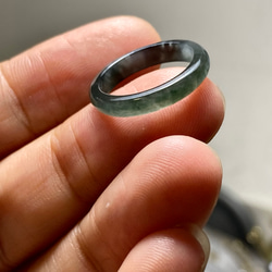 L15-02 ピンキーリング 氷種 6.0号 グアテマラ産 A貨 本翡翠 くりぬき リング 黒翡翠 8枚目の画像